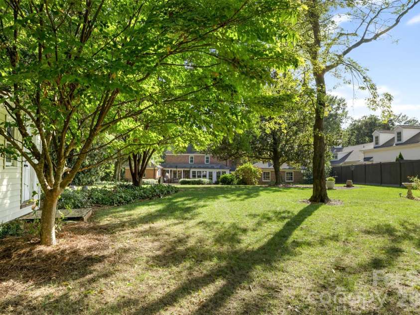 2920 Wickersham Road, Charlotte, NC 28211.  MLS# CAR4432477, YatesRealty ID 55659. 