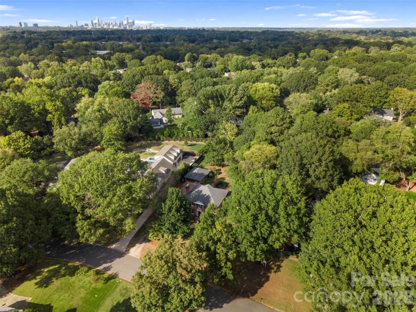 2920 Wickersham Road, Charlotte, NC 28211.  MLS# CAR4432477, YatesRealty ID 55659. 
