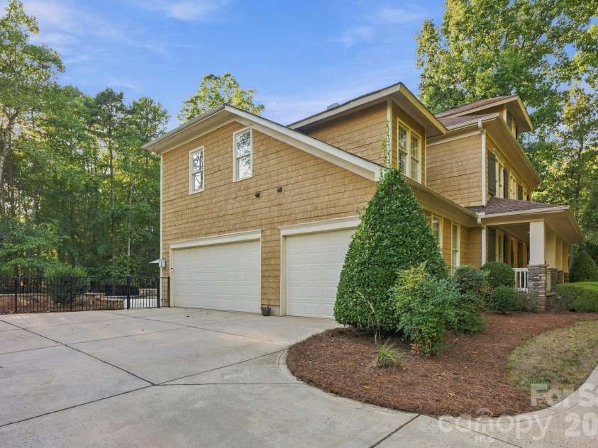 125 Dedham Loop, Mooresville, NC 28117.  MLS# CAR4432254, YatesRealty ID 55660. 