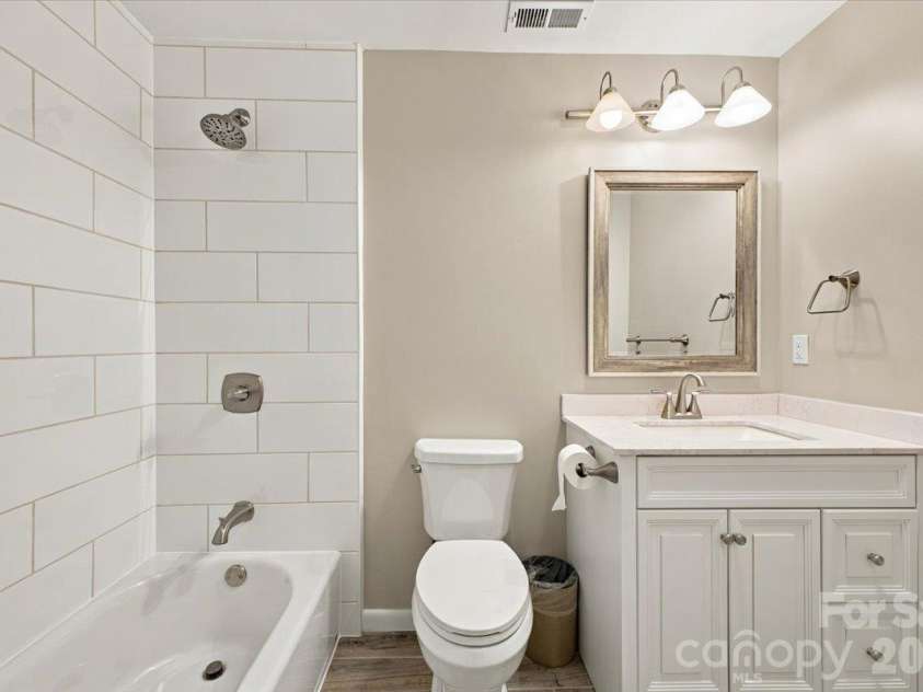 5805 Sharon Road, Charlotte, NC 28210.  MLS# CAR4432363, YatesRealty ID 55662. 2nd full bath ensuite on 3rd level