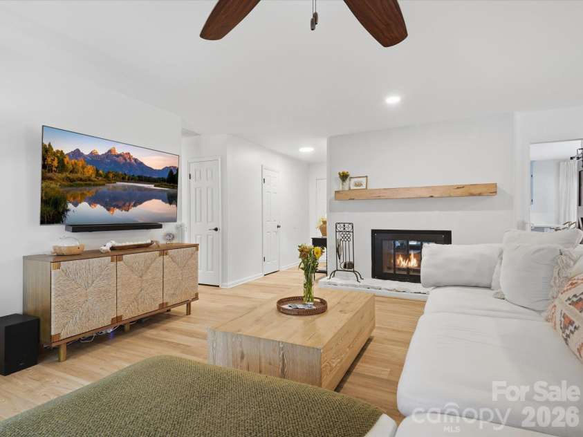 10702 Kingfisher Drive, Charlotte, NC 28226.  MLS# CAR4432057, YatesRealty ID 55663. 