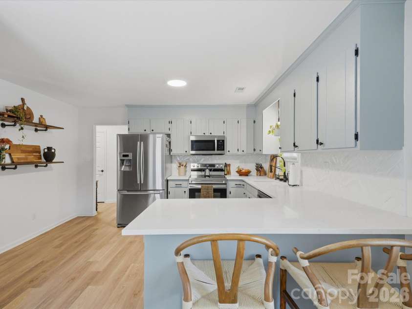 10702 Kingfisher Drive, Charlotte, NC 28226.  MLS# CAR4432057, YatesRealty ID 55663. 