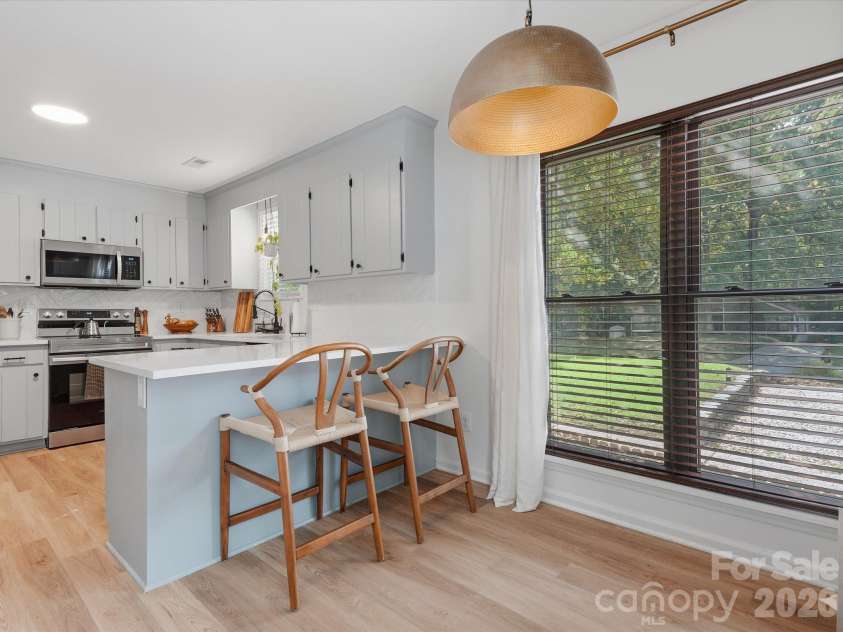 10702 Kingfisher Drive, Charlotte, NC 28226.  MLS# CAR4432057, YatesRealty ID 55663. 