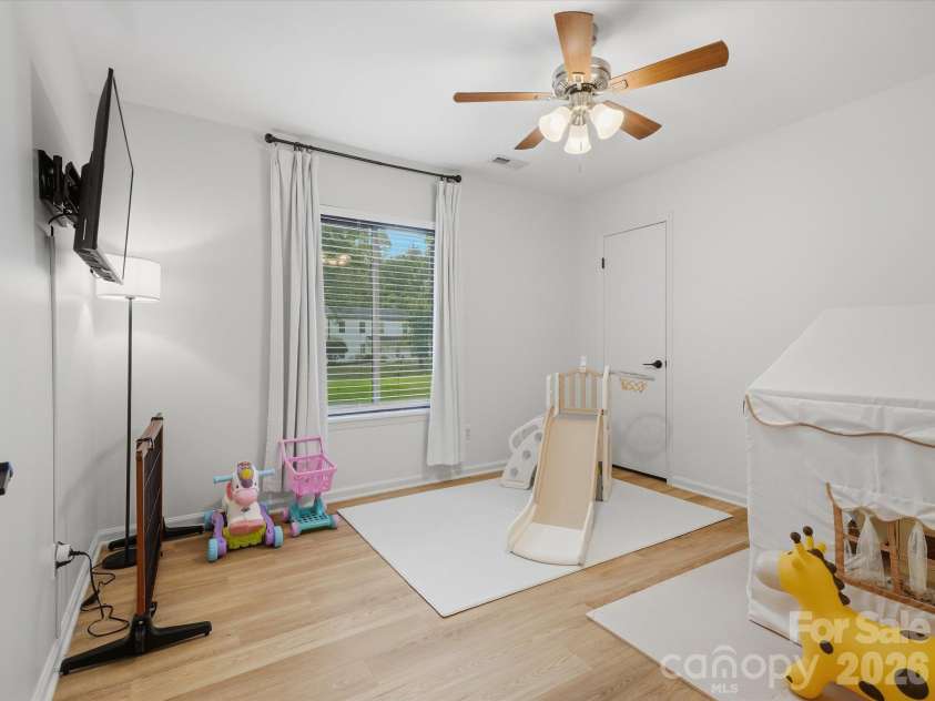 10702 Kingfisher Drive, Charlotte, NC 28226.  MLS# CAR4432057, YatesRealty ID 55663. 