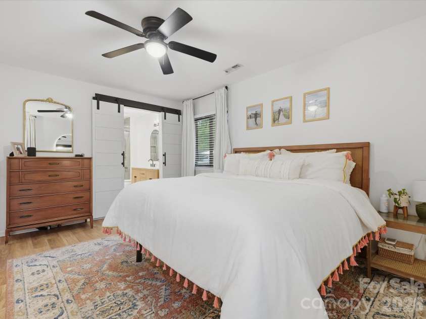 10702 Kingfisher Drive, Charlotte, NC 28226.  MLS# CAR4432057, YatesRealty ID 55663. 