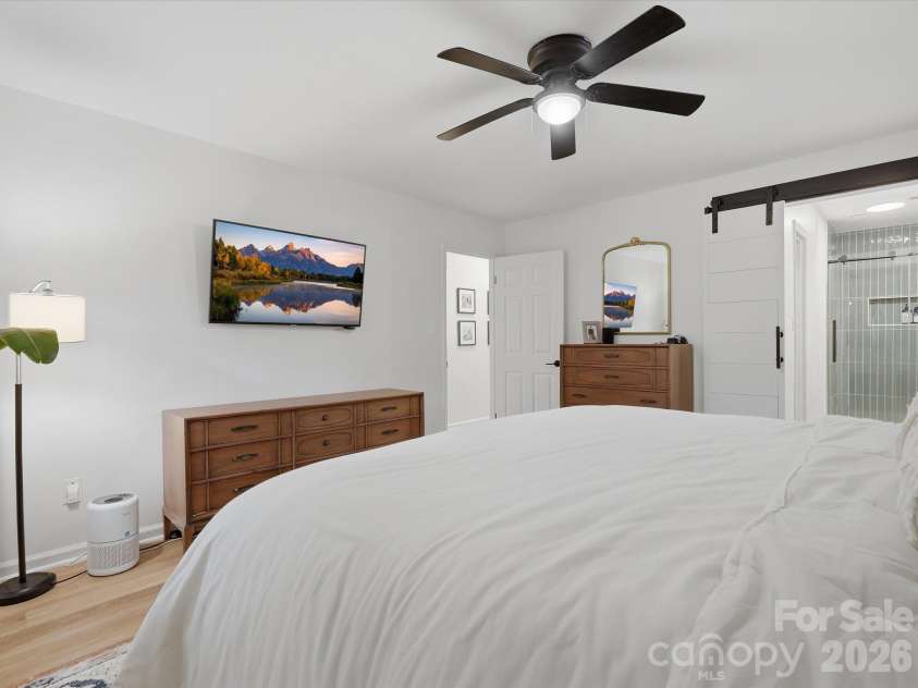 10702 Kingfisher Drive, Charlotte, NC 28226.  MLS# CAR4432057, YatesRealty ID 55663. 