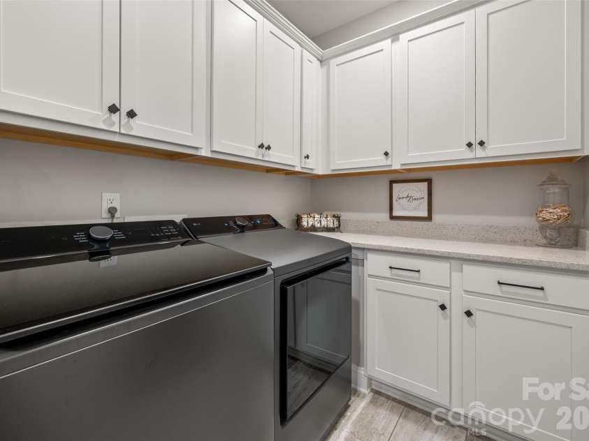 2105 Manor Stone Drive, Indian Trail, NC 28079.  MLS# CAR4432000, YatesRealty ID 55664. 