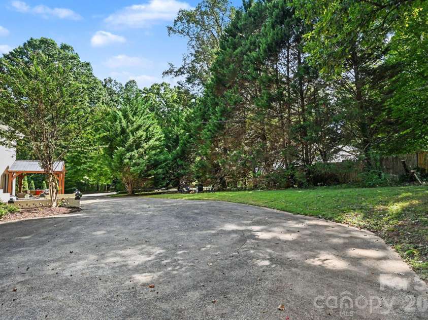 2271 Ferncliff Road, Rock Hill, SC 29732.  MLS# CAR4431978, YatesRealty ID 55667. 