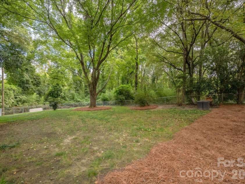 4805 Murrayhill Road, Charlotte, NC 28209.  MLS# CAR4431947, YatesRealty ID 55669. Backyard