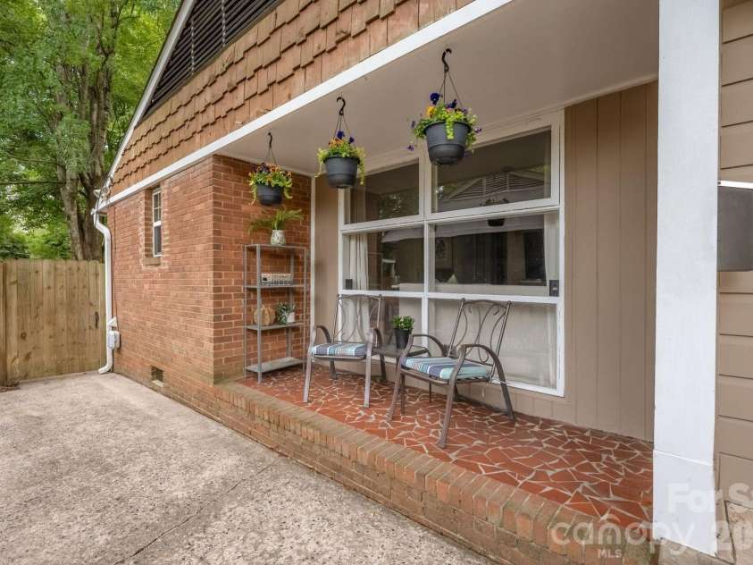 4805 Murrayhill Road, Charlotte, NC 28209.  MLS# CAR4431947, YatesRealty ID 55669. Covered front porch