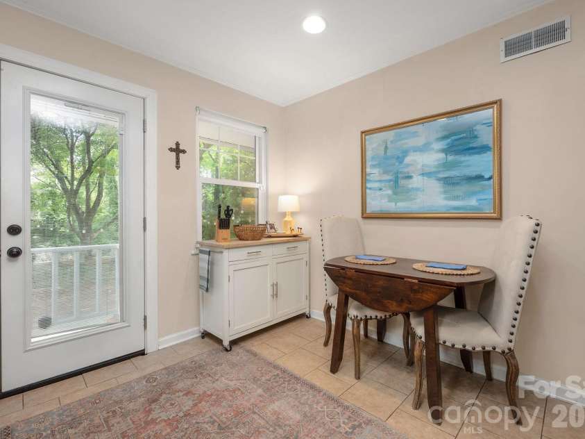 4805 Murrayhill Road, Charlotte, NC 28209.  MLS# CAR4431947, YatesRealty ID 55669. Dining area off the kitchen