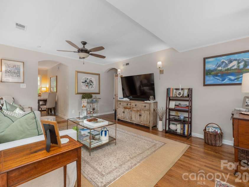 4805 Murrayhill Road, Charlotte, NC 28209.  MLS# CAR4431947, YatesRealty ID 55669. Living room