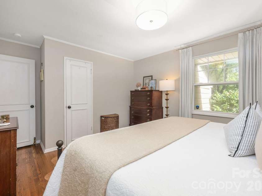 4805 Murrayhill Road, Charlotte, NC 28209.  MLS# CAR4431947, YatesRealty ID 55669. Primary bedroom