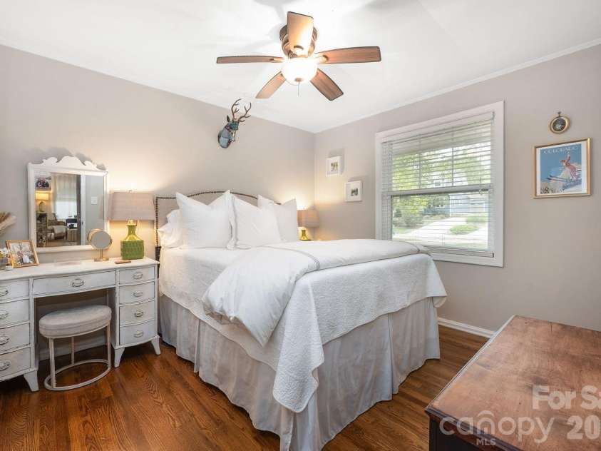 4805 Murrayhill Road, Charlotte, NC 28209.  MLS# CAR4431947, YatesRealty ID 55669. Second bedroom