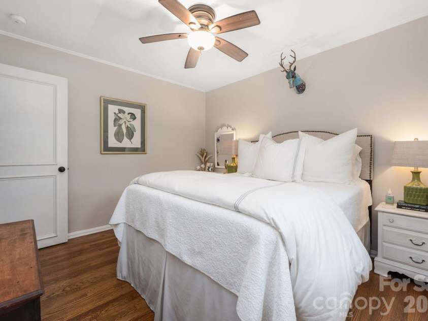 4805 Murrayhill Road, Charlotte, NC 28209.  MLS# CAR4431947, YatesRealty ID 55669. Second bedroom