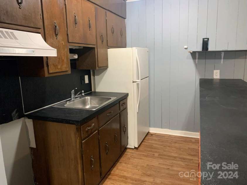302 22nd Avenue, Hickory, NC 28601.  MLS# CAR4184359, YatesRealty ID 5567. 