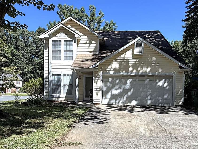 6844 Shiloh Ridge Lane, Charlotte, NC 28212.  MLS# CAR4431886, YatesRealty ID 55670. 