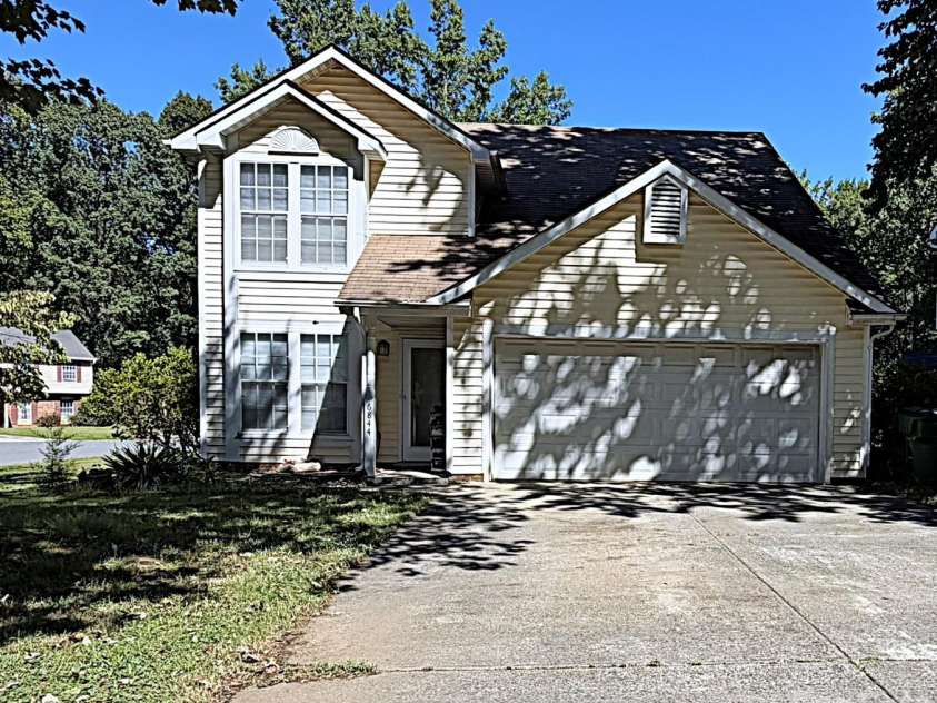 6844 Shiloh Ridge Lane, Charlotte, NC 28212.  MLS# CAR4431886, YatesRealty ID 55670. 