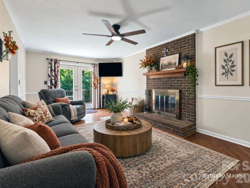 419 Holly Drive, Belmont, NC 28012.  MLS# CAR4431894, YatesRealty ID 55672. 