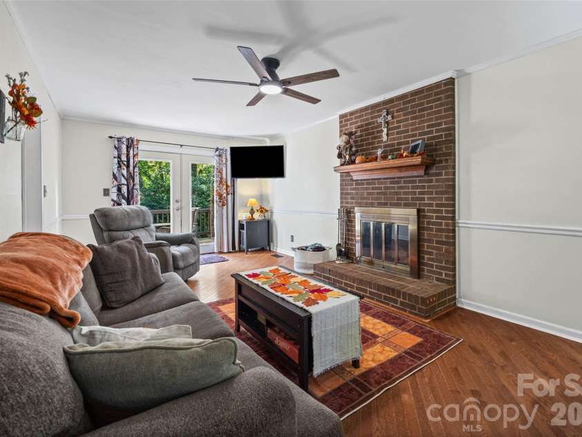 419 Holly Drive, Belmont, NC 28012.  MLS# CAR4431894, YatesRealty ID 55672. 