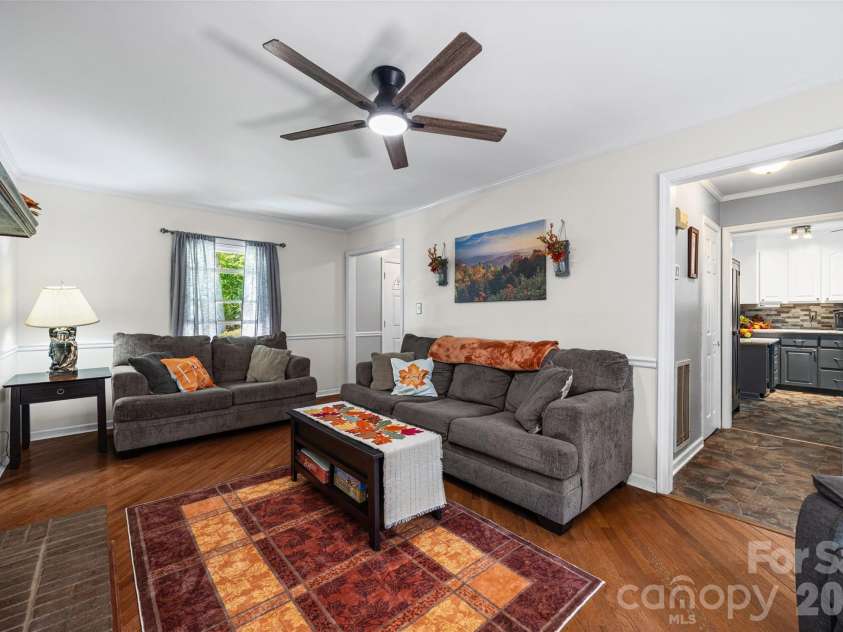 419 Holly Drive, Belmont, NC 28012.  MLS# CAR4431894, YatesRealty ID 55672. 