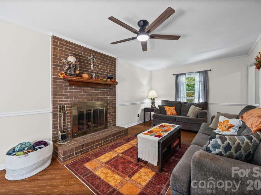 419 Holly Drive, Belmont, NC 28012.  MLS# CAR4431894, YatesRealty ID 55672. 