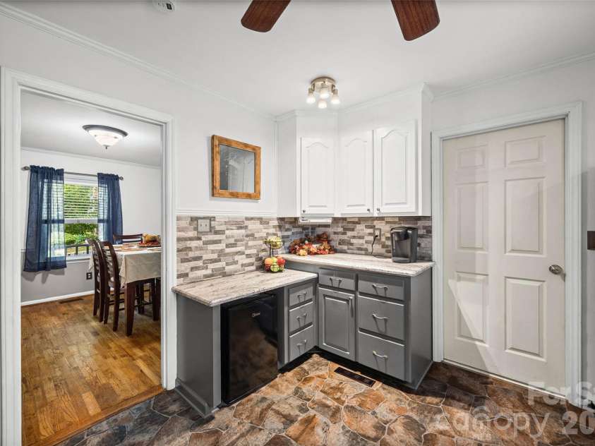 419 Holly Drive, Belmont, NC 28012.  MLS# CAR4431894, YatesRealty ID 55672. 