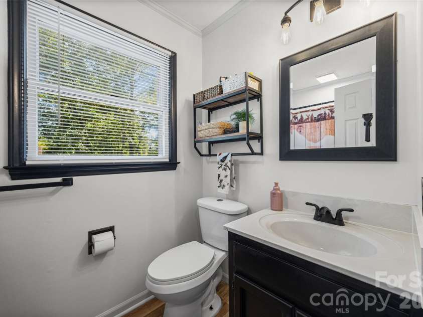 419 Holly Drive, Belmont, NC 28012.  MLS# CAR4431894, YatesRealty ID 55672. 