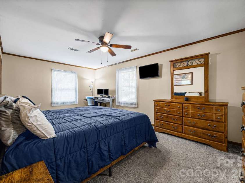 419 Holly Drive, Belmont, NC 28012.  MLS# CAR4431894, YatesRealty ID 55672. 