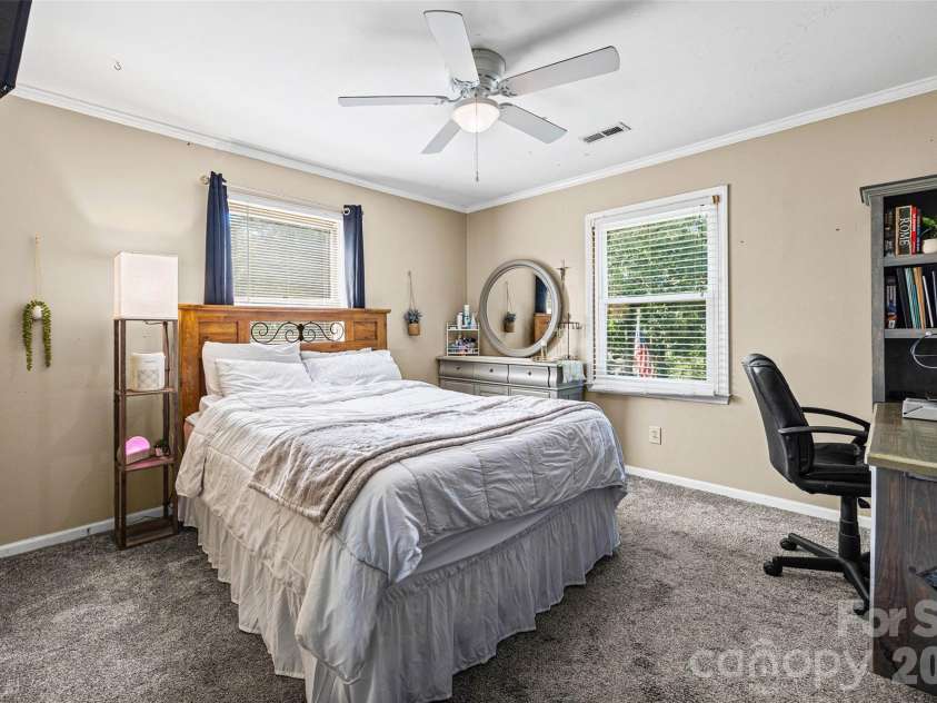 419 Holly Drive, Belmont, NC 28012.  MLS# CAR4431894, YatesRealty ID 55672. 