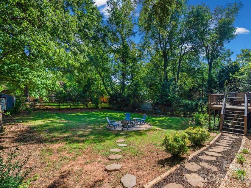 419 Holly Drive, Belmont, NC 28012.  MLS# CAR4431894, YatesRealty ID 55672. 