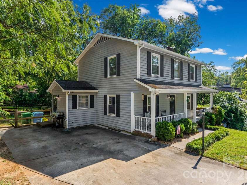 419 Holly Drive, Belmont, NC 28012.  MLS# CAR4431894, YatesRealty ID 55672. 