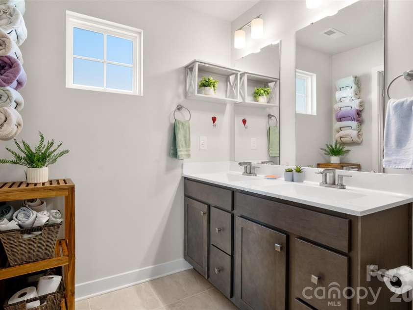 201 Lady Catherine Street, Lancaster, SC 29720.  MLS# CAR4431877, YatesRealty ID 55673. 