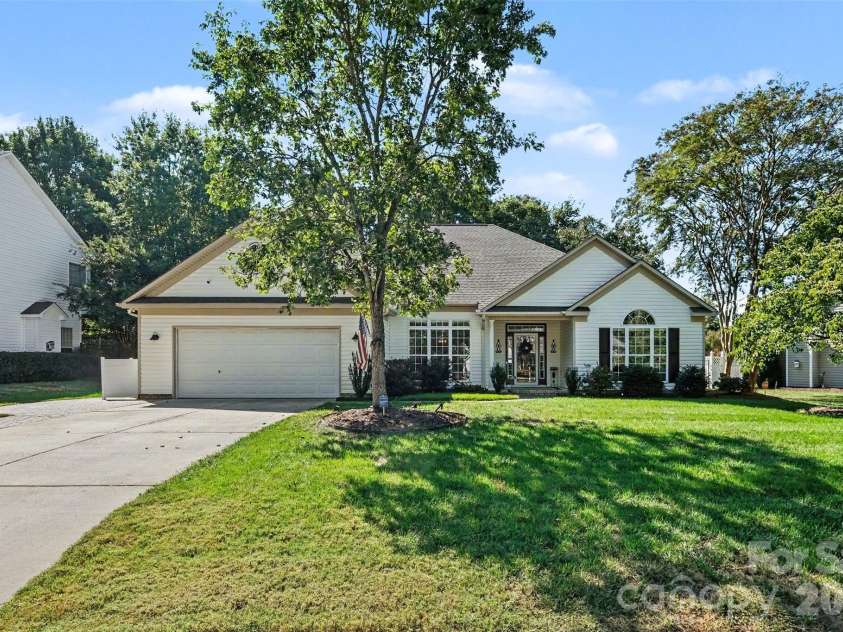 3364 Garrett Drive, Concord, NC 28027.  MLS# CAR4431700, YatesRealty ID 55674. 