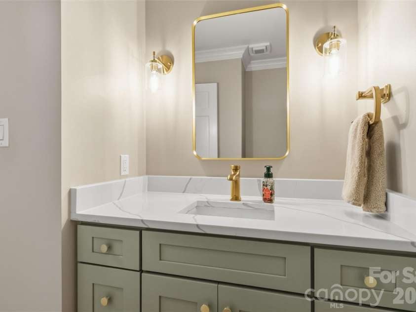 9414 Tillot Drive, Matthews, NC 28105.  MLS# CAR4431746, YatesRealty ID 55675. 