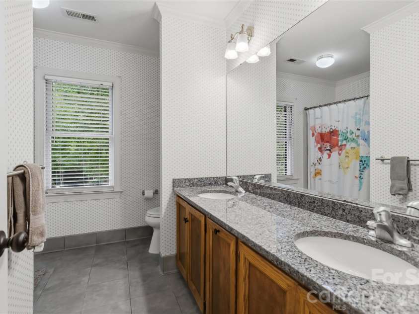 9414 Tillot Drive, Matthews, NC 28105.  MLS# CAR4431746, YatesRealty ID 55675. Full bath upstairs