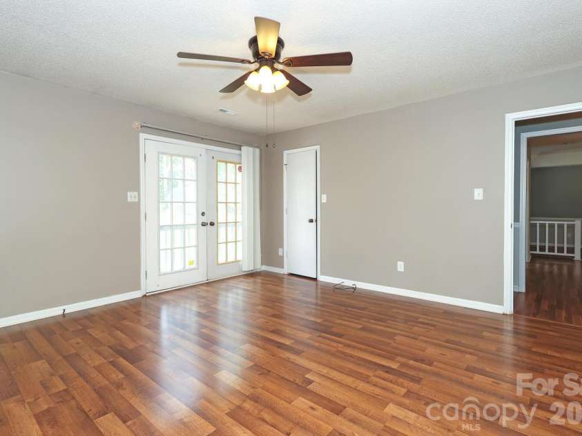 2600 Olde Whitehall Road, Charlotte, NC 28273.  MLS# CAR4431549, YatesRealty ID 55679. 