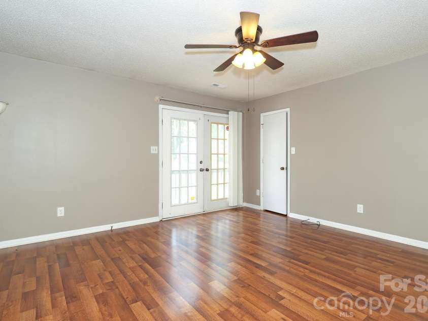 2600 Olde Whitehall Road, Charlotte, NC 28273.  MLS# CAR4431549, YatesRealty ID 55679. 