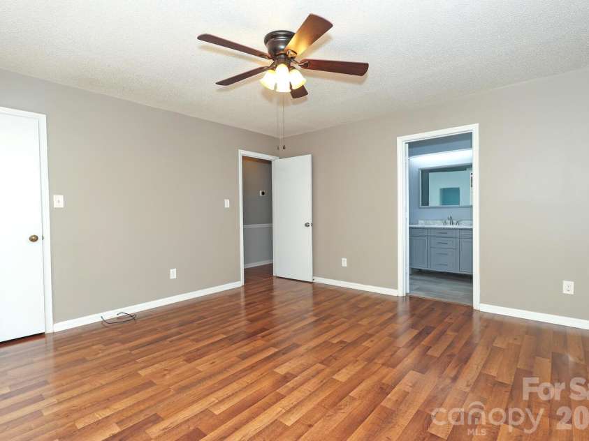 2600 Olde Whitehall Road, Charlotte, NC 28273.  MLS# CAR4431549, YatesRealty ID 55679. 