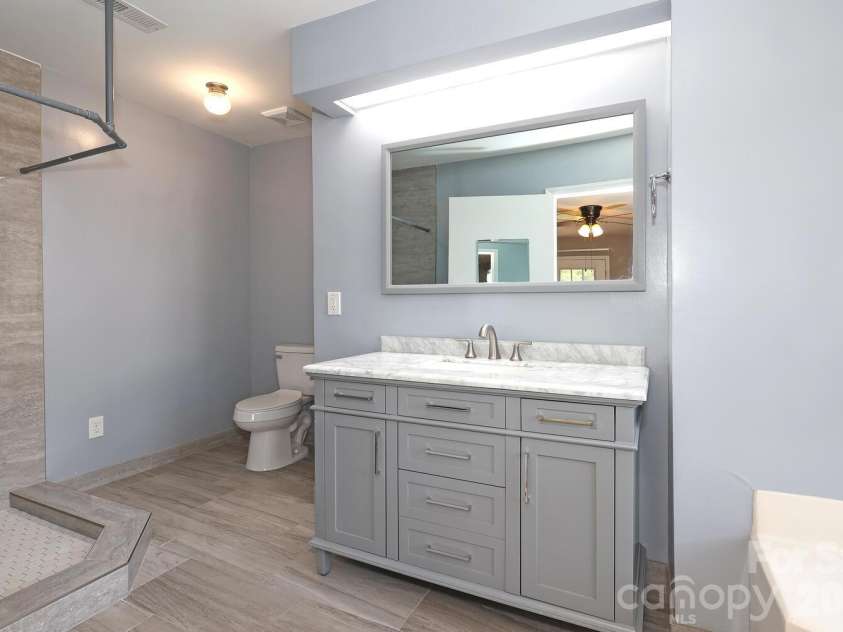 2600 Olde Whitehall Road, Charlotte, NC 28273.  MLS# CAR4431549, YatesRealty ID 55679. 