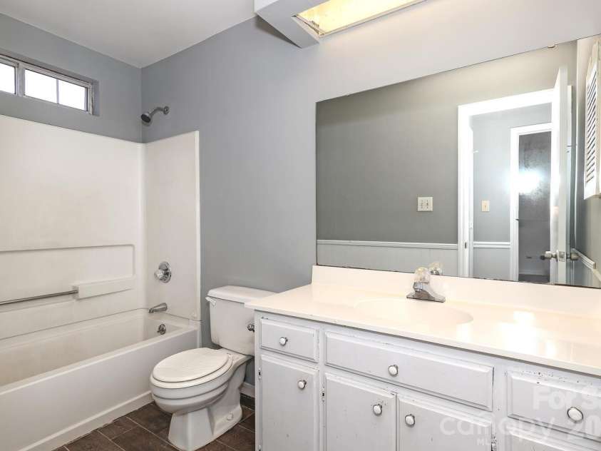 2600 Olde Whitehall Road, Charlotte, NC 28273.  MLS# CAR4431549, YatesRealty ID 55679. 