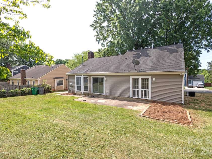 2600 Olde Whitehall Road, Charlotte, NC 28273.  MLS# CAR4431549, YatesRealty ID 55679. 