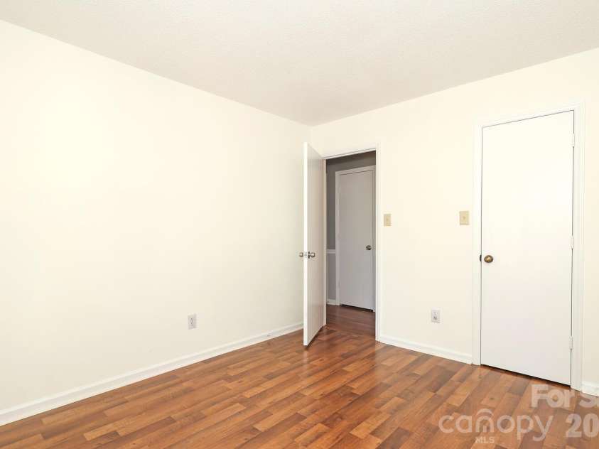 2600 Olde Whitehall Road, Charlotte, NC 28273.  MLS# CAR4431549, YatesRealty ID 55679. 