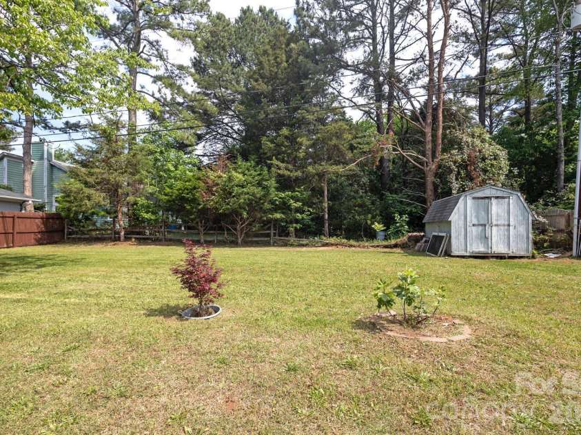2600 Olde Whitehall Road, Charlotte, NC 28273.  MLS# CAR4431549, YatesRealty ID 55679. 
