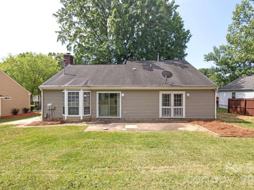 2600 Olde Whitehall Road, Charlotte, NC 28273.  MLS# CAR4431549, YatesRealty ID 55679. 