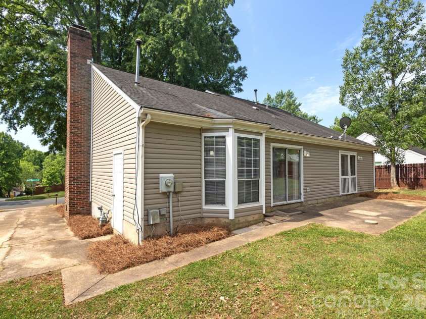 2600 Olde Whitehall Road, Charlotte, NC 28273.  MLS# CAR4431549, YatesRealty ID 55679. 