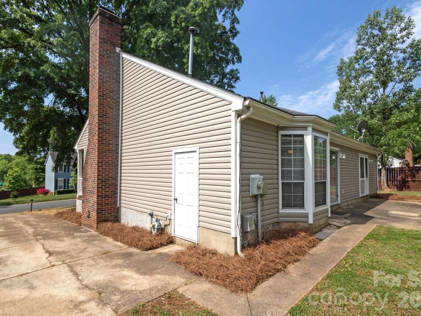 2600 Olde Whitehall Road, Charlotte, NC 28273.  MLS# CAR4431549, YatesRealty ID 55679. 