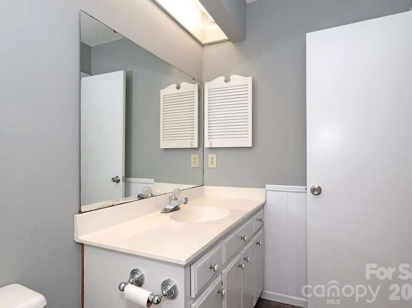 2600 Olde Whitehall Road, Charlotte, NC 28273.  MLS# CAR4431549, YatesRealty ID 55679. 