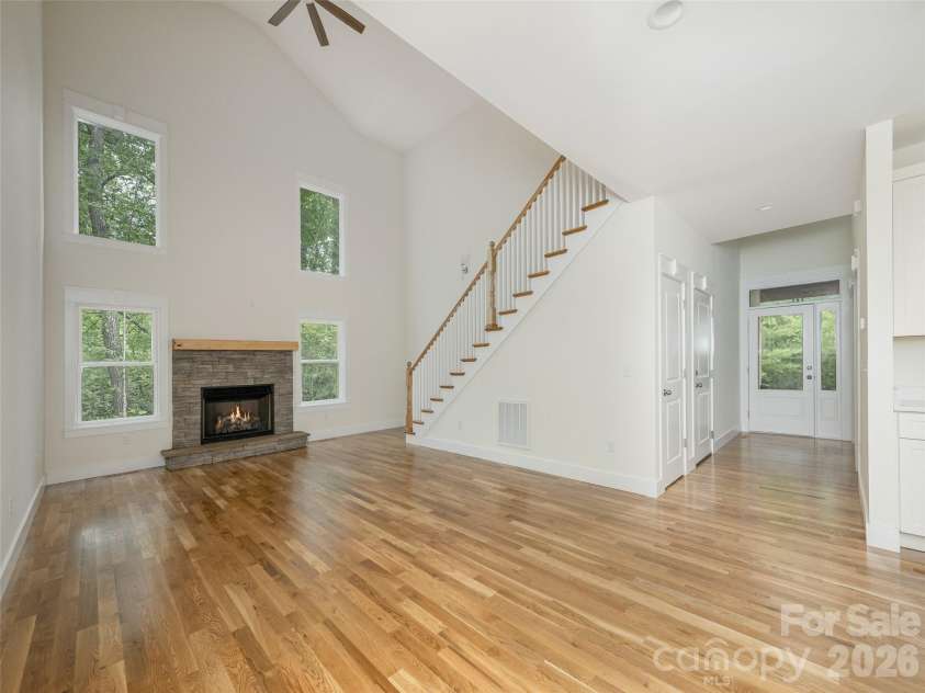 366 Mistletoe Trail, Hendersonville, NC 28791.  MLS# CAR4360606, YatesRealty ID 5568. 