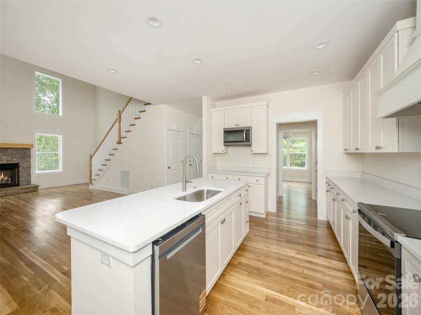366 Mistletoe Trail, Hendersonville, NC 28791.  MLS# CAR4360606, YatesRealty ID 5568. 